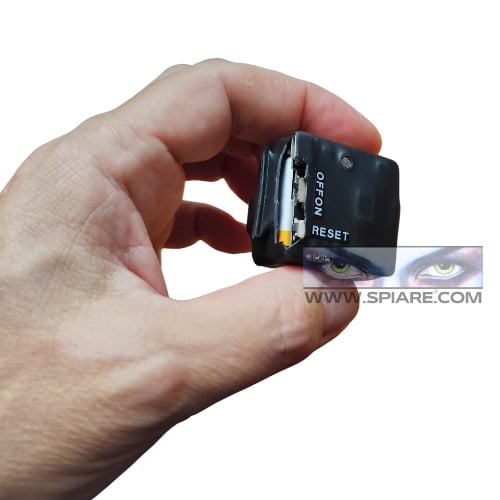 microcamera-wifi-spia-in-mano