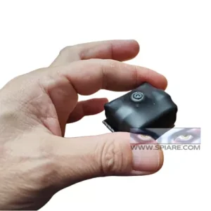 Microcamera WiFi spia ultra piccola tenuta tra le dita - dimensioni reali 3.5 x 3 x 2 cm