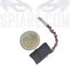 Microregistratore audio professionale con temporizzatore e cavo batteria esterna mostrato con moneta da 2 euro - Dimensioni ultra compatte del modulo registratore.