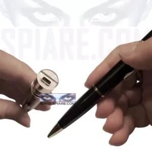 Penna con telecamera svitata per mostrare la porta USB interna di ricarica e trasferimento dati