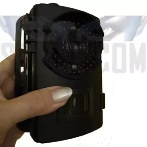 Telecamera notturna infrarossi invisibili tenuta in mano - Dispositivo compatto 148x100mm con 42 LED 940nm e sensore PIR.