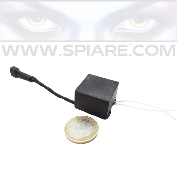 Alimentatore stabilizzato 220V per microspia GSM 5V ultracompatto con moneta per scala dimensioni.